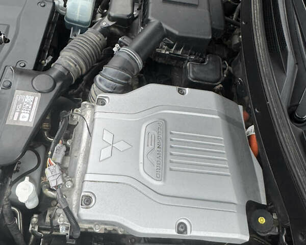 Черный Мицубиси Аутлендер, объемом двигателя 2 л и пробегом 148 тыс. км за 21800 $, фото 28 на Automoto.ua