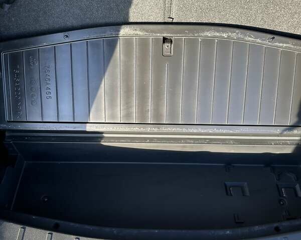 Черный Мицубиси Аутлендер, объемом двигателя 2.36 л и пробегом 90 тыс. км за 26500 $, фото 39 на Automoto.ua