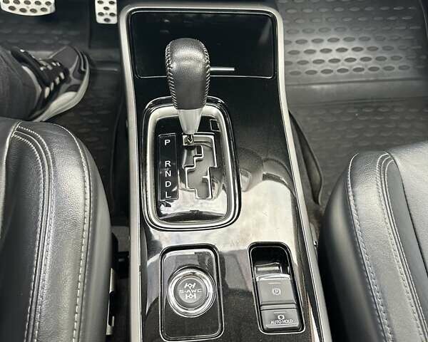 Черный Мицубиси Аутлендер, объемом двигателя 2.36 л и пробегом 90 тыс. км за 26500 $, фото 68 на Automoto.ua