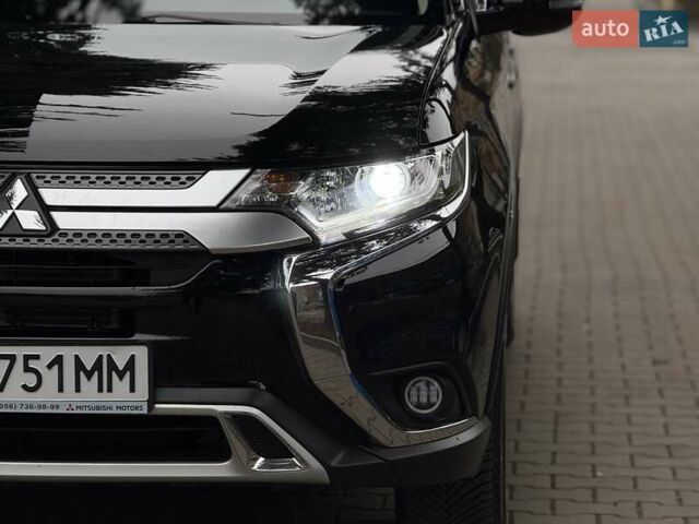 Черный Мицубиси Аутлендер, объемом двигателя 2 л и пробегом 65 тыс. км за 19950 $, фото 11 на Automoto.ua