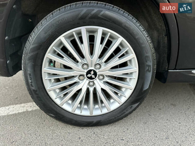 Чорний Міцубісі Аутлендер, об'ємом двигуна 2.36 л та пробігом 66 тис. км за 19800 $, фото 24 на Automoto.ua