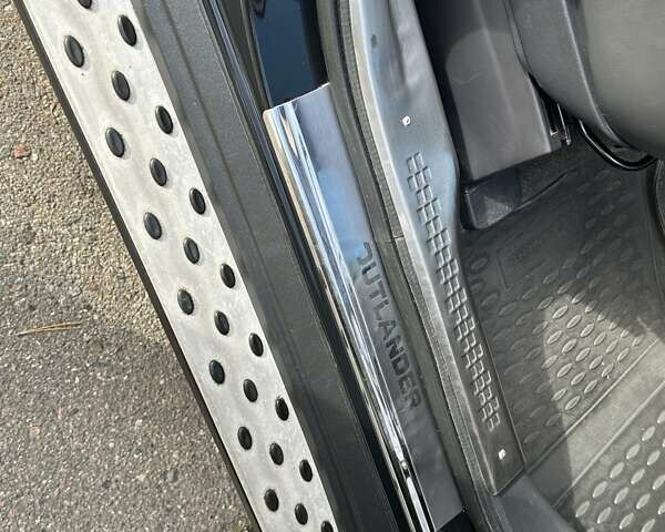 Черный Мицубиси Аутлендер, объемом двигателя 2.36 л и пробегом 90 тыс. км за 26500 $, фото 53 на Automoto.ua