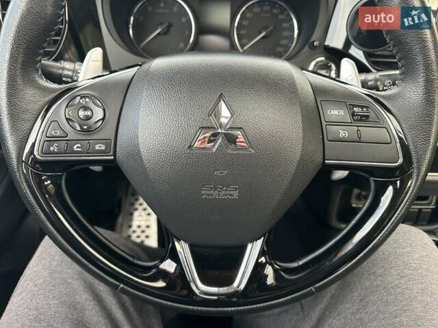 Черный Мицубиси Аутлендер, объемом двигателя 2.36 л и пробегом 90 тыс. км за 26500 $, фото 73 на Automoto.ua