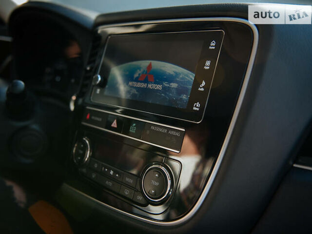 Міцубісі Аутлендер 2019 у Львові на Automoto.ua Чорний Міцубісі Аутлендер, об'ємом двигуна 2.4 л та пробігом 75 тис. км за 17200 $, фото 9 на Automoto.ua