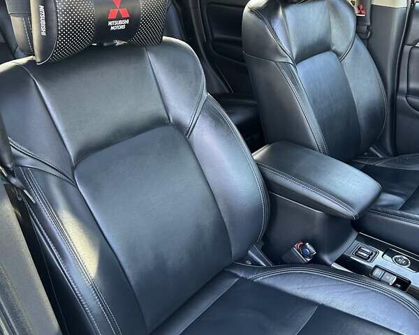 Черный Мицубиси Аутлендер, объемом двигателя 2.36 л и пробегом 90 тыс. км за 26500 $, фото 20 на Automoto.ua