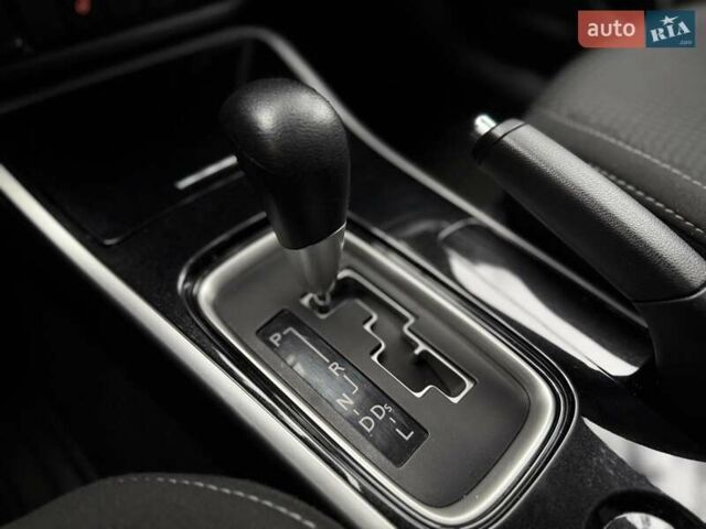 Черный Мицубиси Аутлендер, объемом двигателя 2 л и пробегом 65 тыс. км за 19950 $, фото 30 на Automoto.ua