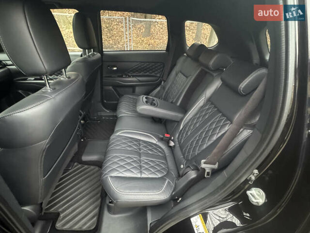 Черный Мицубиси Аутлендер, объемом двигателя 2 л и пробегом 148 тыс. км за 21800 $, фото 23 на Automoto.ua