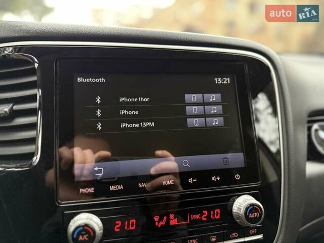 Черный Мицубиси Аутлендер, объемом двигателя 2 л и пробегом 65 тыс. км за 19950 $, фото 35 на Automoto.ua