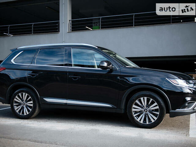 Міцубісі Аутлендер 2019 у Львові на Automoto.ua Чорний Міцубісі Аутлендер, об'ємом двигуна 2.4 л та пробігом 75 тис. км за 17200 $, фото 3 на Automoto.ua