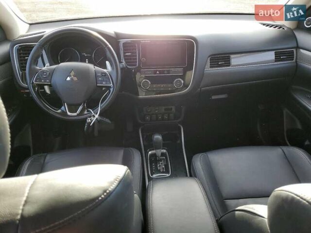 Чорний Міцубісі Аутлендер, об'ємом двигуна 3 л та пробігом 96 тис. км за 3600 $, фото 7 на Automoto.ua