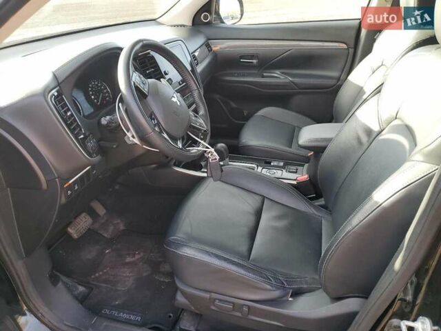 Чорний Міцубісі Аутлендер, об'ємом двигуна 3 л та пробігом 96 тис. км за 3600 $, фото 6 на Automoto.ua
