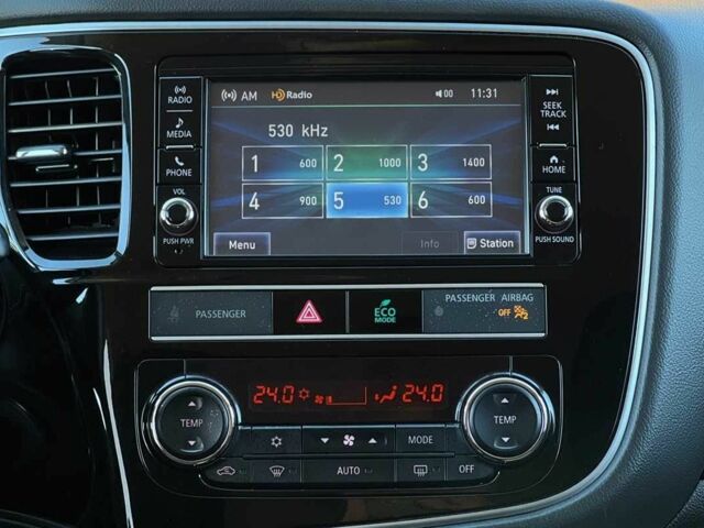 Чорний Міцубісі Аутлендер, об'ємом двигуна 2.4 л та пробігом 97 тис. км за 17700 $, фото 12 на Automoto.ua