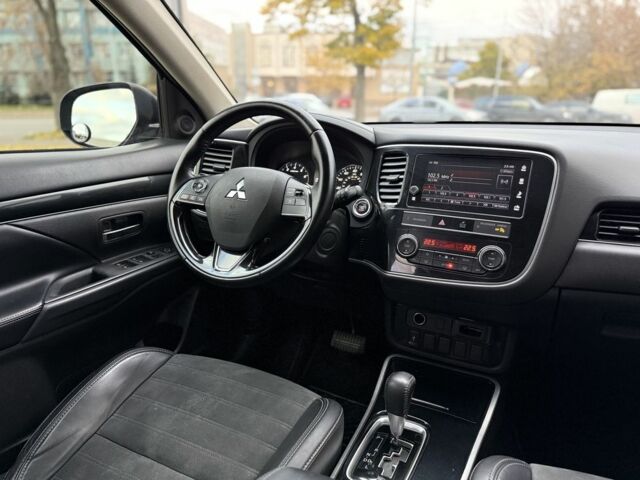 Чорний Міцубісі Аутлендер, об'ємом двигуна 2.4 л та пробігом 107 тис. км за 16250 $, фото 5 на Automoto.ua