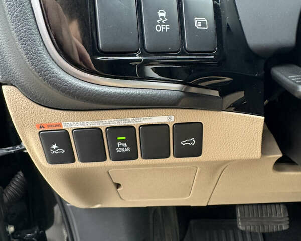 Чорний Міцубісі Аутлендер, об'ємом двигуна 2.36 л та пробігом 53 тис. км за 23500 $, фото 19 на Automoto.ua