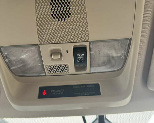 Чорний Міцубісі Аутлендер, об'ємом двигуна 2.36 л та пробігом 53 тис. км за 23500 $, фото 24 на Automoto.ua