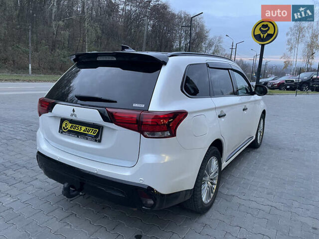 Черный Мицубиси Аутлендер, объемом двигателя 2.4 л и пробегом 53 тыс. км за 32900 $, фото 5 на Automoto.ua