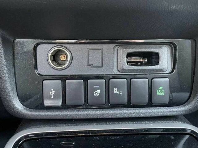 Черный Мицубиси Аутлендер, объемом двигателя 2.4 л и пробегом 1 тыс. км за 14400 $, фото 16 на Automoto.ua