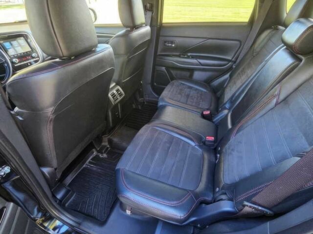 Чорний Міцубісі Аутлендер, об'ємом двигуна 2.4 л та пробігом 47 тис. км за 9000 $, фото 13 на Automoto.ua