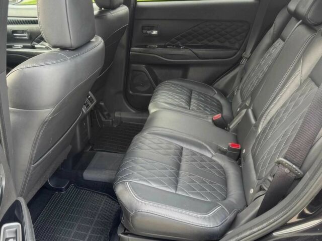 Чорний Міцубісі Аутлендер, об'ємом двигуна 2.4 л та пробігом 37 тис. км за 6500 $, фото 10 на Automoto.ua