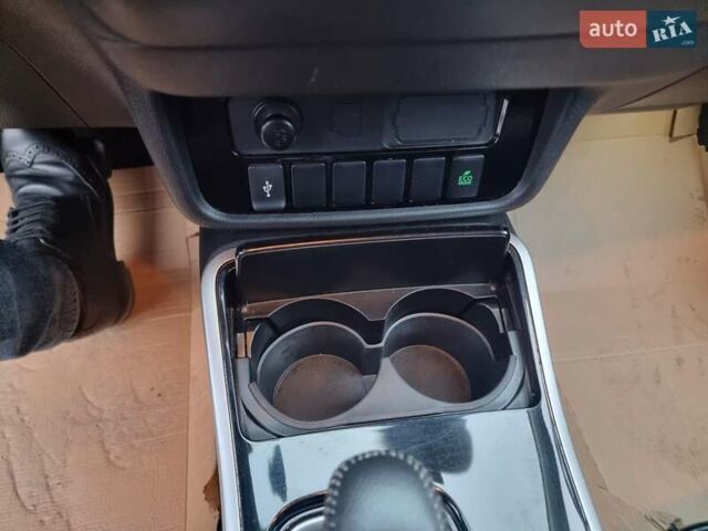 Черный Мицубиси Аутлендер, объемом двигателя 2.36 л и пробегом 127 тыс. км за 20800 $, фото 30 на Automoto.ua