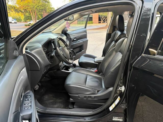 Чорний Міцубісі Аутлендер, об'ємом двигуна 2.4 л та пробігом 32 тис. км за 8000 $, фото 8 на Automoto.ua