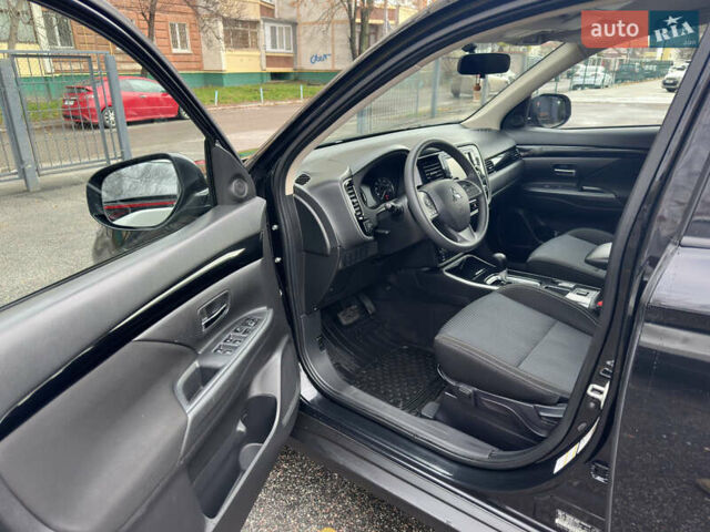 Черный Мицубиси Аутлендер, объемом двигателя 2.4 л и пробегом 44 тыс. км за 18700 $, фото 9 на Automoto.ua