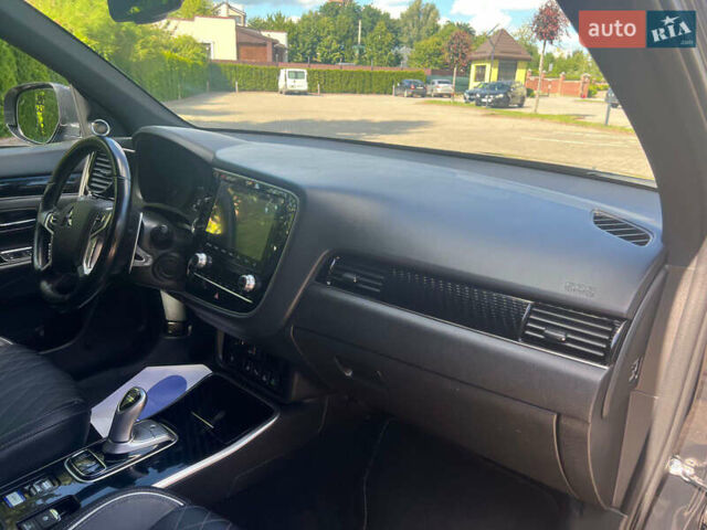 Чорний Міцубісі Аутлендер, об'ємом двигуна 2.36 л та пробігом 174 тис. км за 27800 $, фото 34 на Automoto.ua