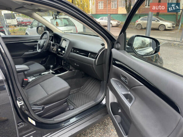 Черный Мицубиси Аутлендер, объемом двигателя 2.4 л и пробегом 44 тыс. км за 18700 $, фото 12 на Automoto.ua