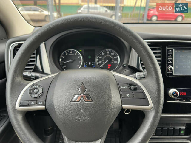 Черный Мицубиси Аутлендер, объемом двигателя 2.4 л и пробегом 44 тыс. км за 18700 $, фото 14 на Automoto.ua