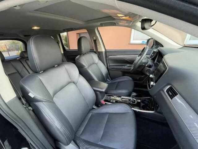 Черный Мицубиси Аутлендер, объемом двигателя 2.4 л и пробегом 1 тыс. км за 14400 $, фото 13 на Automoto.ua