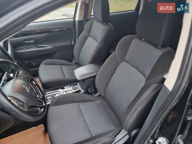 Черный Мицубиси Аутлендер, объемом двигателя 2.36 л и пробегом 127 тыс. км за 20800 $, фото 36 на Automoto.ua