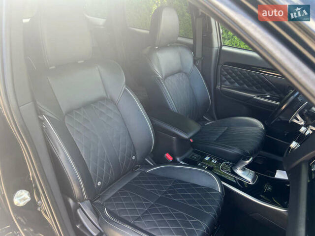 Чорний Міцубісі Аутлендер, об'ємом двигуна 2.36 л та пробігом 174 тис. км за 27800 $, фото 33 на Automoto.ua