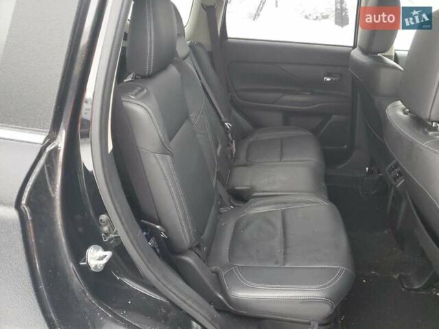 Черный Мицубиси Аутлендер, объемом двигателя 2.36 л и пробегом 84 тыс. км за 3000 $, фото 10 на Automoto.ua