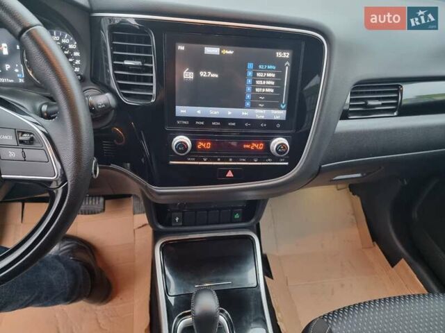 Черный Мицубиси Аутлендер, объемом двигателя 2.36 л и пробегом 127 тыс. км за 20800 $, фото 25 на Automoto.ua