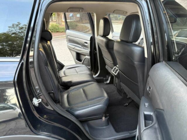 Чорний Міцубісі Аутлендер, об'ємом двигуна 2.4 л та пробігом 32 тис. км за 11800 $, фото 9 на Automoto.ua