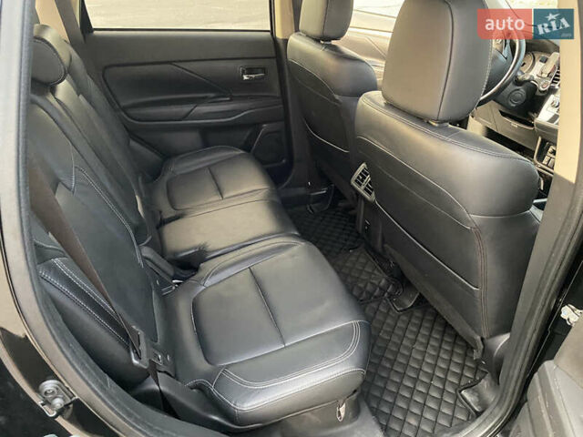 Черный Мицубиси Аутлендер, объемом двигателя 2.36 л и пробегом 39 тыс. км за 22800 $, фото 13 на Automoto.ua