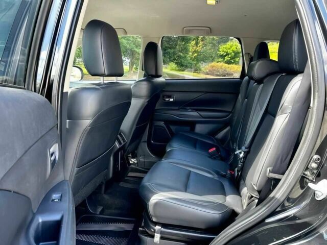 Черный Мицубиси Аутлендер, объемом двигателя 2.4 л и пробегом 46 тыс. км за 3000 $, фото 16 на Automoto.ua