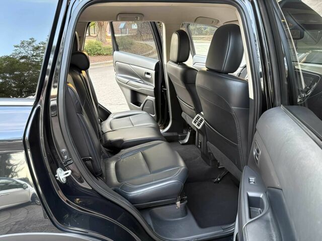 Чорний Міцубісі Аутлендер, об'ємом двигуна 2.4 л та пробігом 32 тис. км за 8000 $, фото 13 на Automoto.ua