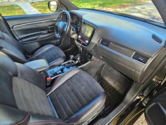 Чорний Міцубісі Аутлендер, об'ємом двигуна 2.4 л та пробігом 47 тис. км за 9000 $, фото 12 на Automoto.ua