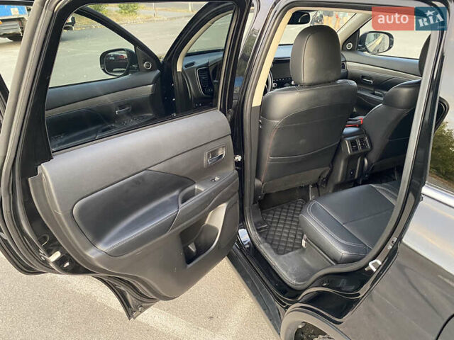 Черный Мицубиси Аутлендер, объемом двигателя 2.36 л и пробегом 39 тыс. км за 22800 $, фото 10 на Automoto.ua