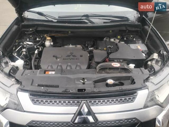 Черный Мицубиси Аутлендер, объемом двигателя 2.4 л и пробегом 81 тыс. км за 20900 $, фото 13 на Automoto.ua