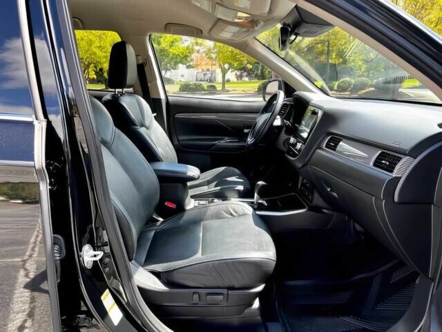 Черный Мицубиси Аутлендер, объемом двигателя 2.4 л и пробегом 46 тыс. км за 3000 $, фото 8 на Automoto.ua