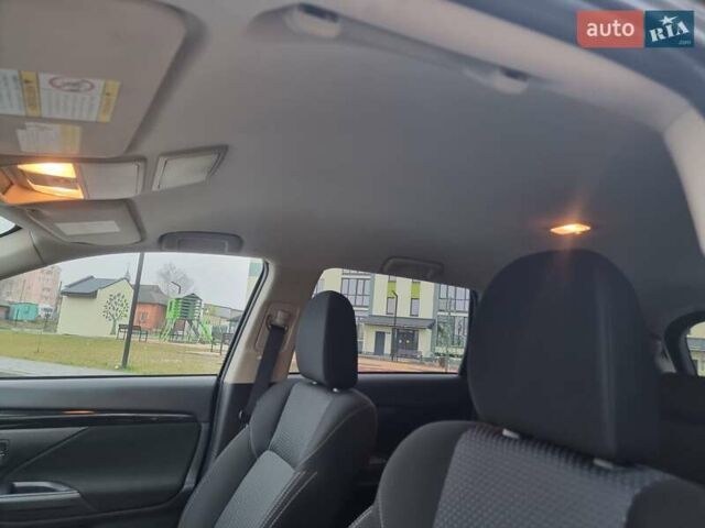 Черный Мицубиси Аутлендер, объемом двигателя 2.36 л и пробегом 127 тыс. км за 20800 $, фото 34 на Automoto.ua