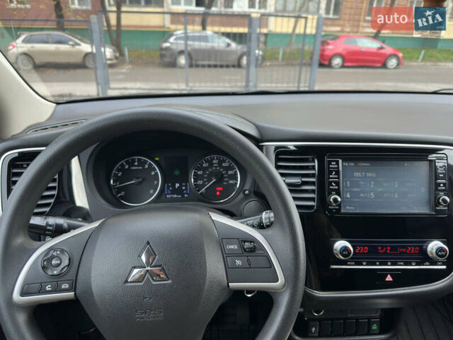 Черный Мицубиси Аутлендер, объемом двигателя 2.4 л и пробегом 44 тыс. км за 18700 $, фото 15 на Automoto.ua