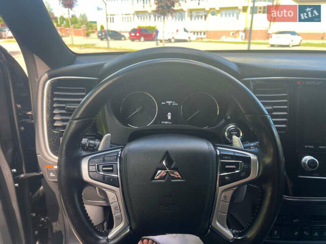 Чорний Міцубісі Аутлендер, об'ємом двигуна 2.36 л та пробігом 174 тис. км за 27800 $, фото 37 на Automoto.ua