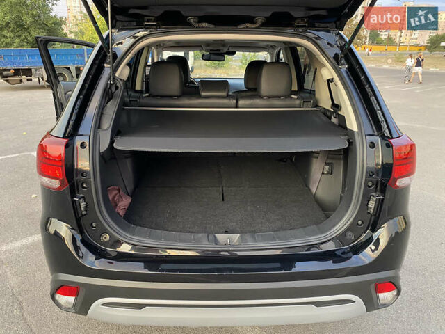 Черный Мицубиси Аутлендер, объемом двигателя 2.36 л и пробегом 39 тыс. км за 22800 $, фото 14 на Automoto.ua