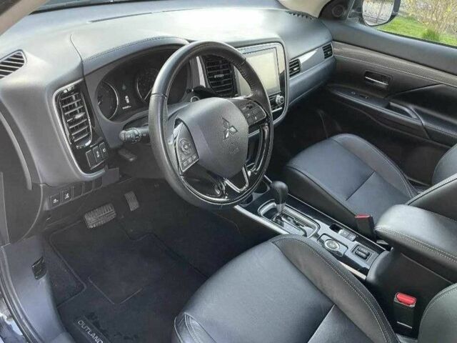 Черный Мицубиси Аутлендер, объемом двигателя 2.4 л и пробегом 1 тыс. км за 14400 $, фото 12 на Automoto.ua