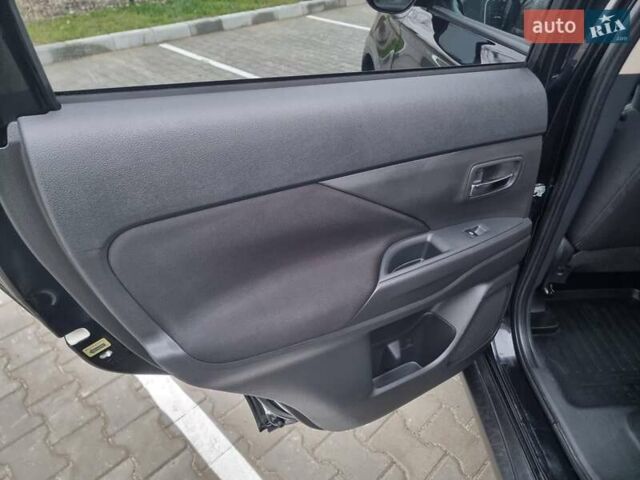 Черный Мицубиси Аутлендер, объемом двигателя 2.36 л и пробегом 127 тыс. км за 20800 $, фото 32 на Automoto.ua