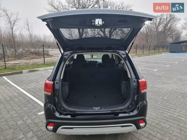 Черный Мицубиси Аутлендер, объемом двигателя 2.36 л и пробегом 127 тыс. км за 20800 $, фото 40 на Automoto.ua