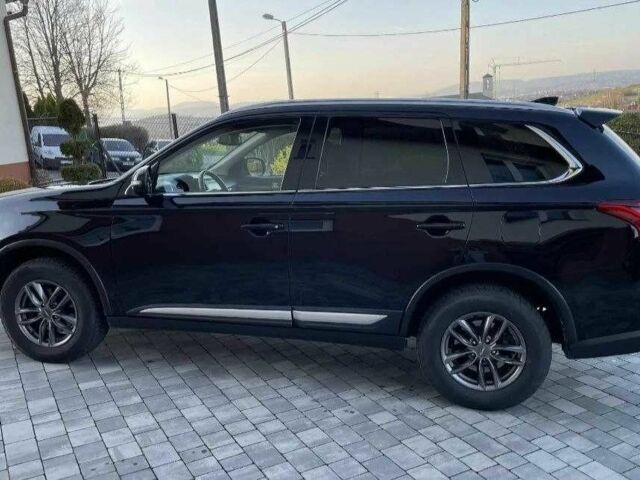 Черный Мицубиси Аутлендер, объемом двигателя 2.4 л и пробегом 1 тыс. км за 14400 $, фото 6 на Automoto.ua